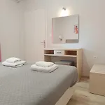 Dora\'S Apartments