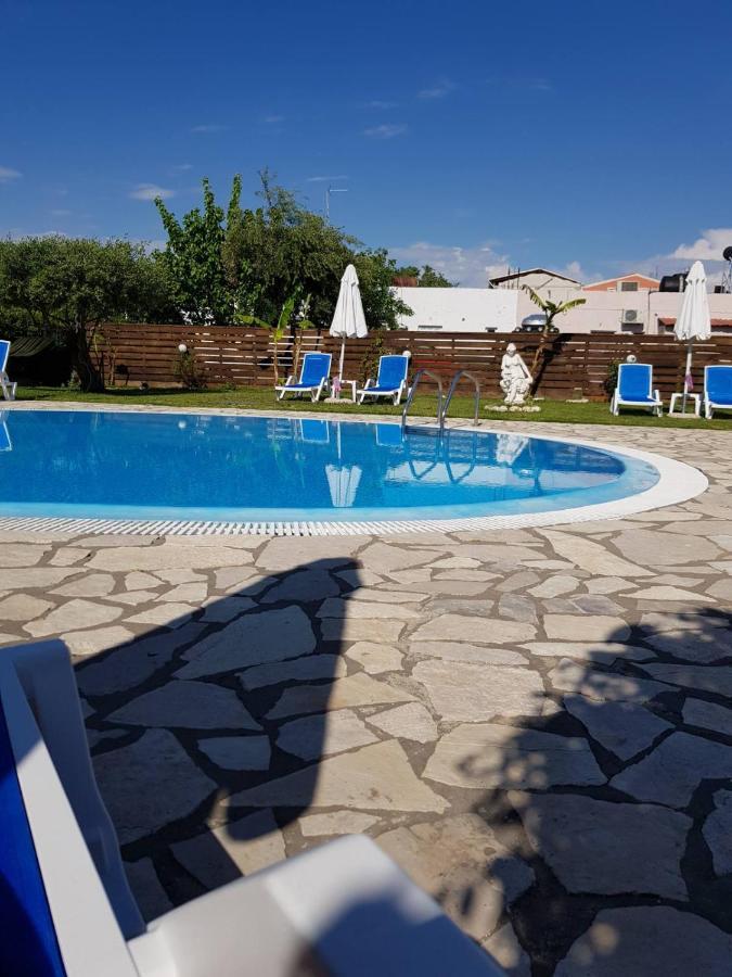 Dora's Apartament Kávos