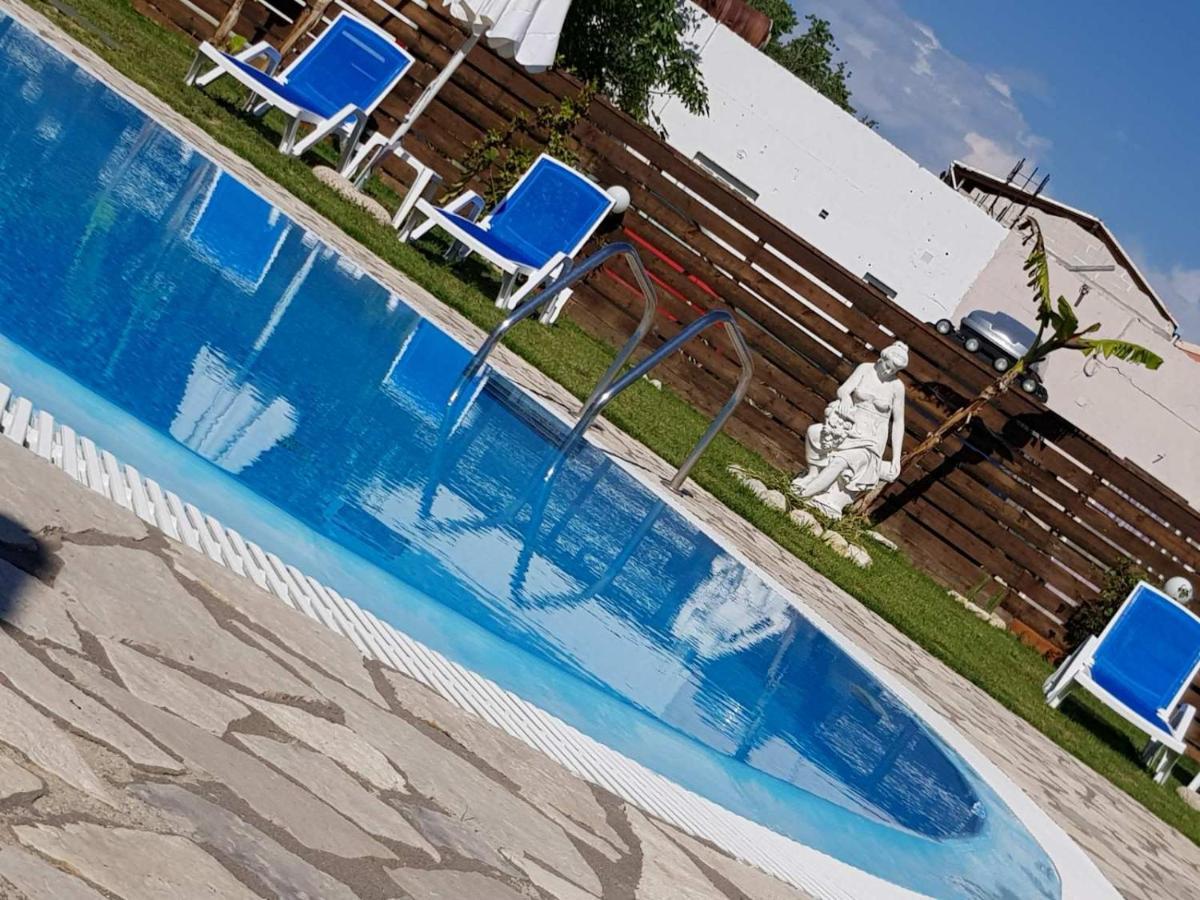 Apartament Dora's